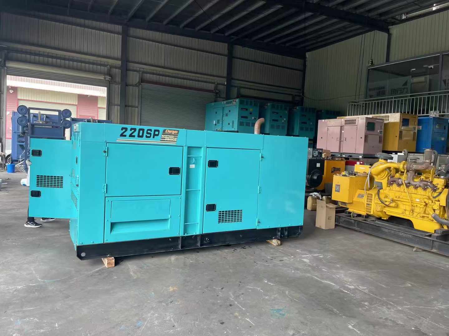 石景山柴油发电机组长期不间断运行时，如何监控其温度和压力？